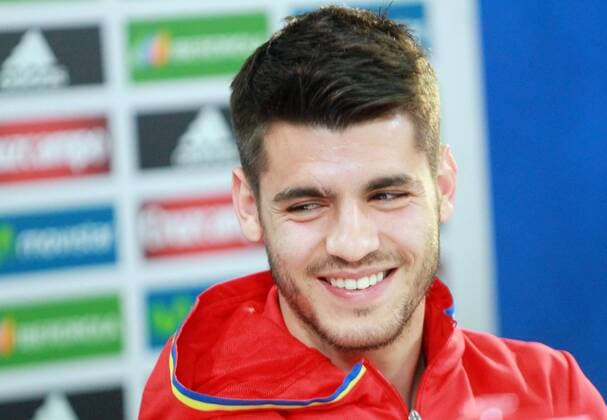 Fußball, PK Nationalteam Spanien Italy : press conference PK Pressekonferenz and training session of Italy versus Spain friendly match Spain s forward Alvaro Morata smiles during the press conference before the Italy and Spain friendly match.  AndreaxSpinelli