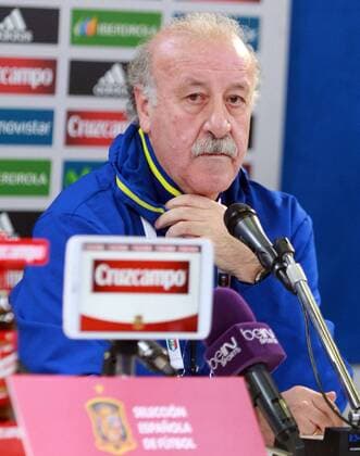 Fußball, PK Nationalteam Spanien Italy : press conference PK Pressekonferenz and training session of Italy versus Spain friendly match Spain s head Coach Vicente Del Bosque looks during the press conference before the Italy and Spain friendly match.  AndreaxSpinelli