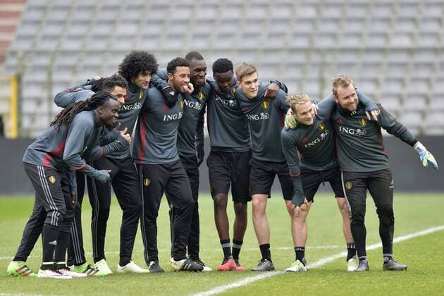 Fußball, Training Nationalteam Belgien Lukaku Jordan defender of Belgium, Chadli Nacer midfielder of Belgium, Fellaini Marouane midfielder of Belgium, Dembele Moussa midfielder of Belgium, Benteke Christian forward of Belgium, Dedryck Boyata defender of Belgium, Engels Bjorn, Gillet Guillaume midfielder of Belgium and Gillet Jean-Francois goalkeeper of Belgium FOOTBALL : Belgique - Entrainement - UEFA EURO EM Europameisterschaft Fussball 2016 - Amical - 24 03 2016 PhotoNews Panoramic 