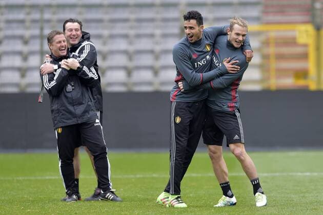 Fußball, Training Nationalteam Belgien Borkelmans Vital ass coach of Belgian Team, Wilmots Marc head coach of Belgian Team, Chadli Nacer midfielder of Belgium and Gillet Guillaume midfielder of Belgium FOOTBALL : Belgique - Entrainement - UEFA EURO EM Europameisterschaft Fussball 2016 - Amical - 24 03 2016 PhotoNews Panoramic 