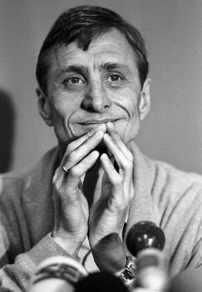 An archive picture dated 7 March 1991 that shows FC Barcelona Barca Dutch coach Johan Cruyff during a presser at the Sant Jodi Clinic in Barcelona, Catalonia, Spain, where he underwent sugery after a heart attack. Cruyff died at 68 in Barcelona, 24 March 2016, after months of fighting a loan cancer. EFE Julian Martin DUTCH SOCCER COACH JOHAN CRUYFF DIES AT 68 IN BARCELONA !ACHTUNG: NUR REDAKTIONELLE NUTZUNG!  CRU001 20160324-635944417247316649
