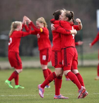 SOCCER - UEFA U17 U 17 Nationalteam EURO quali women, AUT vs GER ROHRENDORF,AUSTRIA,24.MAR.16 - WOMEN SOCCER - UEFA Women s Under-17 championship, qualification, Elite round, OEFB international match Nationalmannschaft-Länderspiel Austria vs Germany. Image shows the rejoicing of Tanja Pawollek and Sophia Kleinherne (GER). GEPAxpictures xWalterxLuger
