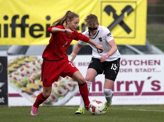 SOCCER - UEFA U17 U 17 Nationalteam EURO quali women, AUT vs GER ROHRENDORF,AUSTRIA,24.MAR.16 - WOMEN SOCCER - UEFA Women s Under-17 championship, qualification, Elite round, OEFB international match Nationalmannschaft-Länderspiel Austria vs Germany. Image shows Sarai Linder (GER) and Sandra Mayrhofer (AUT). GEPAxpictures xWalterxLuger