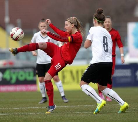 SOCCER - UEFA U17 U 17 Nationalteam EURO quali women, AUT vs GER ROHRENDORF,AUSTRIA,24.MAR.16 - WOMEN SOCCER - UEFA Women s Under-17 championship, qualification, Elite round, OEFB international match Nationalmannschaft-Länderspiel Austria vs Germany. Image shows Janina Minge (GER) and Laura Krumboeck (AUT). GEPAxpictures xWalterxLuger