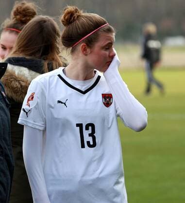 SOCCER - UEFA U17 U 17 Nationalteam EURO quali women, AUT vs GER ROHRENDORF,AUSTRIA,24.MAR.16 - WOMEN SOCCER - UEFA Women s Under-17 championship, qualification, Elite round, OEFB international match Nationalmannschaft-Länderspiel Austria vs Germany. Image shows the disappointment of Johanna Schneider (AUT). GEPAxpictures xWalterxLuger