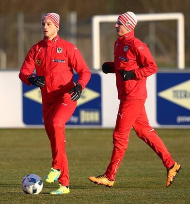 Fußball, Training Nationalteam Österreich SOCCER - AUT vs ALB, test match, preview STEGERSBACH,AUSTRIA,24.MAR.16 - SOCCER - OEFB international match Länderspiel Austria vs Albania, friendly match, preview, training team AUT. Image shows Marko Arnautovic and Martin Hinteregger (AUT). GEPAxpictures xChristianxOrt