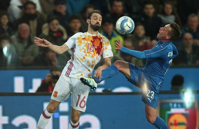 SOCCER - ITA vs ESP, test match UDINE,ITALY,24.MAR.16 - SOCCER - international match Nationalmannschaft-Länderspiel Italy vs Spain, friendly (Nationalmannschaft) match. Image shows Torres Belen Juanfran (ESP) and Emanuela Giaccherini (ITA). GEPAxpictures xAndreasxPranter