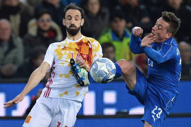 Juanfran Spgana, Emanuele Giaccherini Italia Udine 24-03-2016 Stadio Friuli Football Calcio friendly (Nationalmannschaft) match Italy - Spain andreaxstaccioli