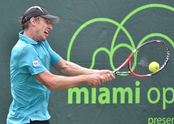 Austalian tennis player John Millman returns the ball to Spanish Pablo Carreno Busta during the first journey of the Masculine Miami Tennis Open in Cayo Vizcaino, Miami, FL, United States, 24 March 2016. PABLO CARRENO BUSTA VS JOHN MILLMAN !ACHTUNG: NUR REDAKTIONELLE NUTZUNG!  MIA011 20160324-635944547894446149
