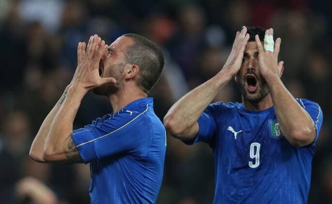 Bilder des Tages - SPORT SOCCER - ITA vs ESP, test match UDINE,ITALY,24.MAR.16 - SOCCER - international match Nationalmannschaft-Länderspiel Italy vs Spain, friendly (Nationalmannschaft) match. Image shows the disappointment of Leonardo Bonucci and Graziano Pelle (ITA). GEPAxpictures xAndreasxPranter