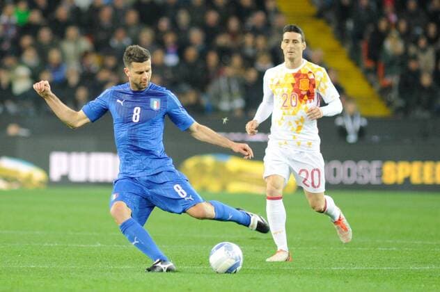 24.03.2016. Stadio Friuli, Udine, Italy. International Football friendly (Nationalmannschaft) Italy versus Spain. Thiago Motta shoots xActivaFotox  ActionPlus11721856