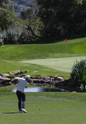 March 24, 2016: Carlota Ciganda makes her approach to the 8th green during the first round of the Kia Classic at Aviara Golf Club in Carlsbad, California. LPGA Golf Damen 2016: Kia Classic MAR 24 - ZUMAc04_