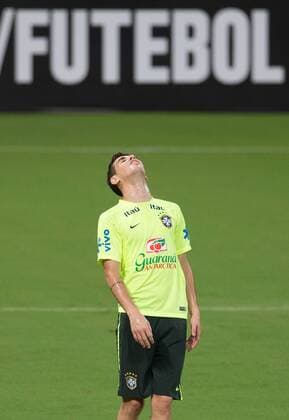 Treino da Selecao Brasileira de Futebol RECIFE, PE - 24 03 2016: TRAINING SOCCER BRAZILIAN SELECTION - Oscar for training the Brazilian soccer team in the Arena Pernambuco to reconhecimendo lawn one day before the match against Uruguay in qualifying World Cup 2018 Russia. (Photo: Marcelo Machado de Melo FotoArena)  MarceloxMachadoxdexMelo