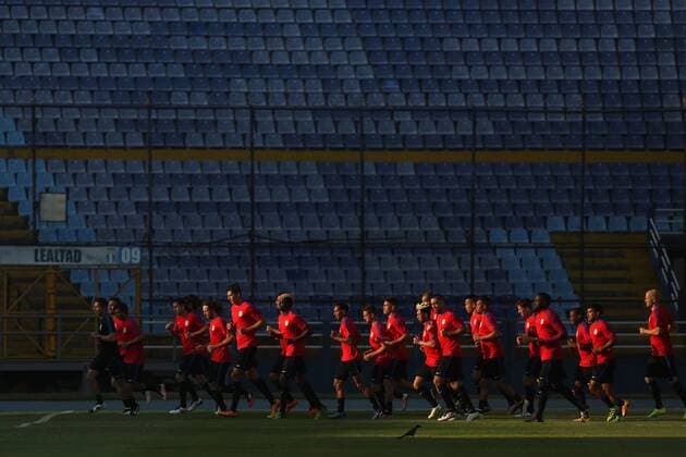 Fußball, Training Nationalteam USA US national soccer team players participate in a training session at the Mateo Flores stadium in Guatemala City, Guatemala, 24 March 2016, prior to tomorrow s Russia 2018 World Cup qualifying match before Guatemala. US NATIONAL SOCCER TEAM TRAINING SESSION IN GUATEMALA !ACHTUNG: NUR REDAKTIONELLE NUTZUNG!  GUT001 20160325-635944657808418664