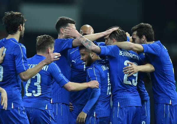 (160325) -- UDINE, March 25, 2016 -- Italy s players celebrate during a friendly (Nationalmannschaft) soccer match between Italy and Spain in Udine, Italy, March 24, 2016. The match ended with a 1-1 draw. ) (SP)ITALY-UDINE-friendly (Nationalmannschaft) SOCCER MATCH-ITALY VS SPAIN AlbertoxLingria 