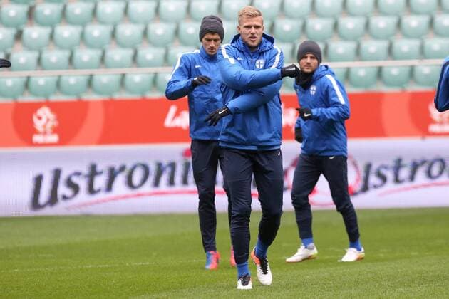 Fußball, Länderspiel, Training Nationalteam Norwegen 25.03.2016 WROCLAW Football FINLAND national team Nationalteam PRACTISE BEFORE FRIENDLY GAME - PAULUS ARAJUURI , SYLWETKA  20160325CSJP3006