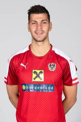 SOCCER - OEFB, team photo shoot OBERWART,AUSTRIA,22.MAR.16 - SOCCER - OEFB, Oesterreichischer Fussball-Bund, team photo shooting. Image shows Aleksandar Dragovic (AUT). Picture shot with a Canon EOS-1D X Mark II sample. GEPAxpictures xChristianxWalgram
