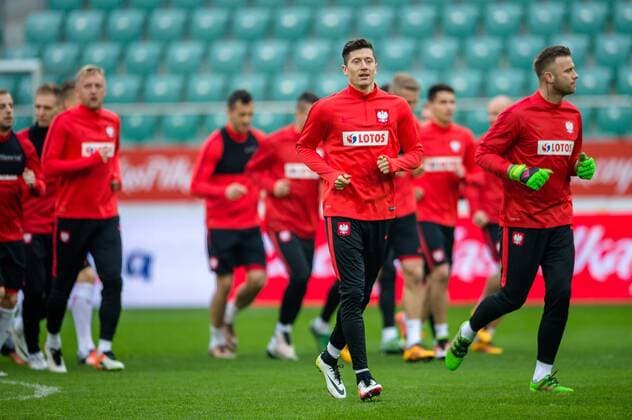 Fußball, Nationalteam Polen Training Polska Wroclaw 25.03.2016 (Nationalteam) Robert Lewandowski - Football Polish national team Nationalteam 
