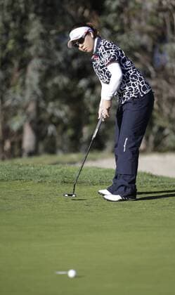 March 25, 2016: Mika Miyazato just misses her putt on the 1st green during the second round of the Kia Classic at Aviara Golf Club in Carlsbad, California. LPGA Golf Damen 2016: Kia Classic MAR 25 - ZUMAc04_