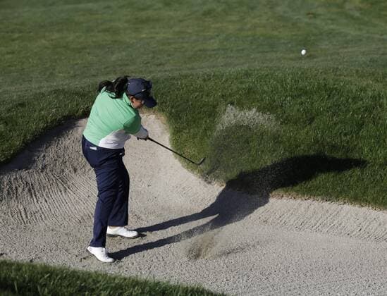 March 25, 2016: Lizette Salas hits out of the sand on the 1st hole during the second round of the Kia Classic at Aviara Golf Club in Carlsbad, California. LPGA Golf Damen 2016: Kia Classic MAR 25 - ZUMAc04_