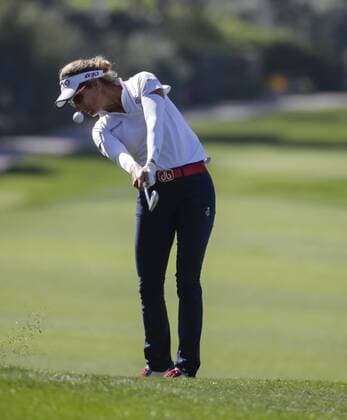 March 25, 2016: Giulia Sergas hits her second stroke on the 2nd hole during the second round of the Kia Classic at Aviara Golf Club in Carlsbad, California. LPGA Golf Damen 2016: Kia Classic MAR 25 - ZUMAc04_
