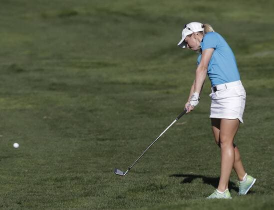 March 25, 2016: Jodi Ewart Shadoff makes her approach shot to the 18th green during the second round of the Kia Classic at Aviara Golf Club in Carlsbad, California. LPGA Golf Damen 2016: Kia Classic MAR 25 - ZUMAc04_