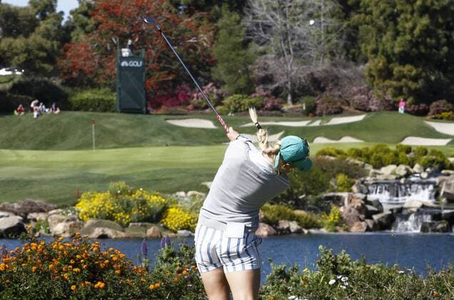 March 25, 2016: Holly Clyburn on the par 3 11th hole during the second round of the Kia Classic at Aviara Golf Club in Carlsbad, California. LPGA Golf Damen 2016: Kia Classic MAR 25 - ZUMAc04_