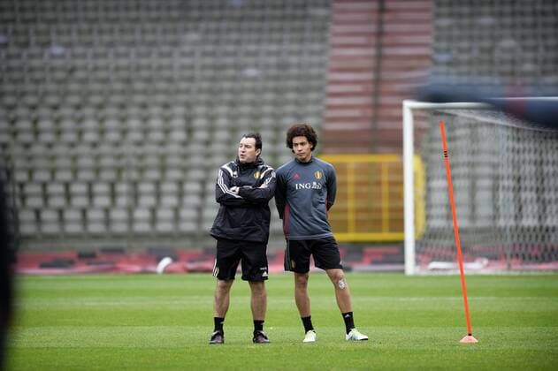 Fußball, Training Nationalteam Belgien Wilmots Marc head coach of Belgian Team talking to Witsel Axel midfielder of Belgium FOOTBALL : Belgique - Entrainement et conference de presse - Bruxelles - 26 03 2016 Photonews Panoramic 