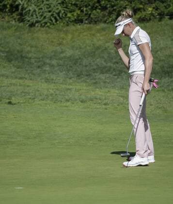 March 26, 2016: Ryann O Toole celebrates a birdie putt on the 4th green during the third round of the Kia Classic at Aviara Golf Club in Carlsbad, California. LPGA Golf Damen 2016: Kia Classic MAR 26 - ZUMAc04_
