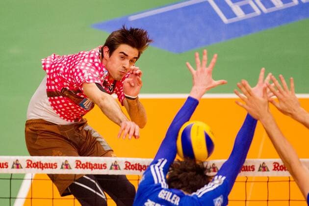 Angriff Daniel MALESCHA ( 11, HER). Volleyball, VfB Friedrichshafen (FN) - TSV Herrsching (HER), Bundesliga, Saison 2015 2016, Playoff Viertelfinale, 1.Spiel, am 26.03.2016 in Friedrichshafen Z F A R E N A Deutschland. x20160326_105x