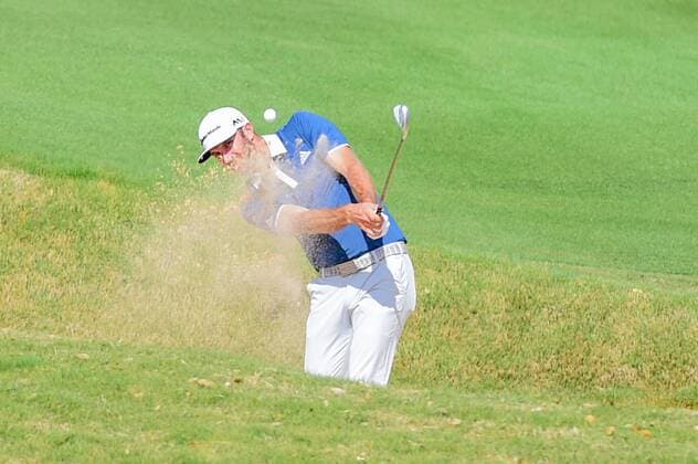 26 MAR 2016: Dustin Johnson chips from a bunker on number 10 during the World Golf Championships - Dell Match Play Round 4 at the Austin Country Club Austin, Texas. (Photo by Ken Murray Icon Sportswire) GOLF: MAR 26 PGA Golf Herren - World Golf Championships-Dell Match Play - Round 4 Icon1603264026 EDITORIAL USE ONLY