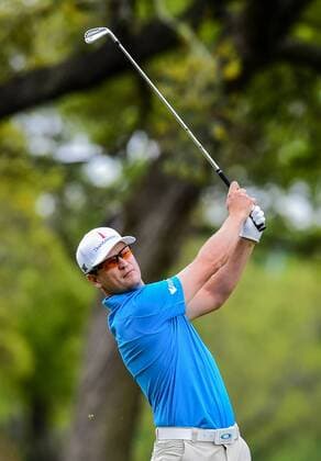 26 MAR 2016: Zach Johnson hits his approach shot on number 18 during the World Golf Championships - Dell Match Play Round 4 at the Austin Country Club Austin, Texas. (Photo by Ken Murray Icon Sportswire) GOLF: MAR 26 PGA Golf Herren - World Golf Championships-Dell Match Play - Round 4 Icon1603264040 EDITORIAL USE ONLY