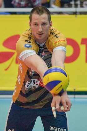 GER,VBL, Playoffrunde, Viertelfinale, Spiel 1, SVG Lueneburg vs Powervolleys Dueren 26.03.2016, Gellersenhalle, Lueneburg, GER, VBL, Playoffrunde, Viertelfinale, Spiel 1, SVG Lueneburg vs Powervolleys Dueren im Bild Einzelaktion Hochformat Falko Steinke (Lueneburg 09) nordphotoxWitke