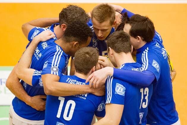 Friedrichshafen - Verschwoerung. Volleyball, VfB Friedrichshafen (FN) - TSV Herrsching (HER), Bundesliga, Saison 2015 2016, Playoff Viertelfinale, 1.Spiel, am 26.03.2016 in Friedrichshafen Z F A R E N A Deutschland. x20160326_111x