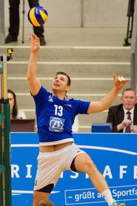 Adrian Radu GONTARIU ( 13, FN). Volleyball, VfB Friedrichshafen (FN) - TSV Herrsching (HER), Bundesliga, Saison 2015 2016, Playoff Viertelfinale, 1.Spiel, am 26.03.2016 in Friedrichshafen Z F A R E N A Deutschland. x20160326_120x