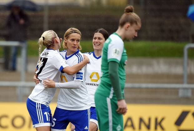 27.03.2016, xjhx, Fussball 1.Bundesliga Damen, 11.FFC Frankfurt - SV Werder Bremen, emspor, v.l. Mandy Islacker (1.FFC Frankfurt), Saskia Bartusiak (1.FFC Frankfurt), Kerstin Garefrekes (1.FFC Frankfurt) celebrate the goal, Torjubel zum 1:0