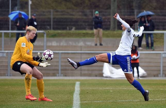 27.03.2016, xjhx, Fussball 1.Bundesliga Damen, 1.FFC Frankfurt - SV Werder Bremen, emspor, v.l. Anna Bockhorst (SV Werder Bremen Damen), Dzsenifer Marozsan (1.FFC Frankfurt)