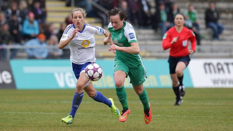 v.li.: Kathrin-Julia Hendrich (Kathi Hendrich, Frankfurt, 4), Maren Wallenhorst (Bremen, 25), Zweikampf, Duell, duel, tackle, Dynamik, Action, Aktion, Fussball, Allianz Frauen-Bundesliga, 1. FFC Frankfurt - SV Werder Bremen, xozx