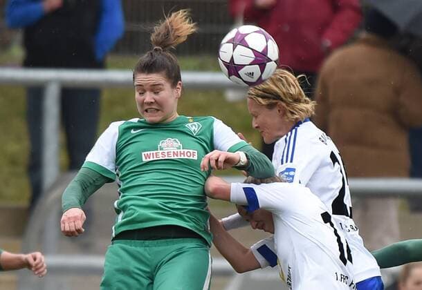 27.03.2016, xjhx, Fussball 1.Bundesliga Damen, 1.FFC Frankfurt - SV Werder Bremen, emspor, v.l. Lisa-Marie Scholz (SV Werder Bremen Damen), Jackie Groenen (1.FFC Frankfurt), Saskia Bartusiak (1.FFC Frankfurt)