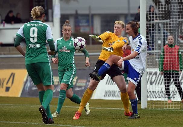 27.03.2016, xjhx, Fussball 1.Bundesliga Damen, 1.FFC Frankfurt - SV Werder Bremen, emspor, v.l. Katharina Schichtl (SV Werder Bremen Damen), Michelle Ulbrich (SV Werder Bremen Damen), Anna Bockhorst (SV Werder Bremen Damen), Emily van Egmond (1.FFC Frankfurt)