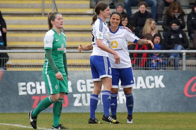 v.li.: Torschützin Kerstin Garefrekes (Frankfurt, 18) und Dzsenifer Marozsan (Frankfurt, 10) jubeln über das 3:0, Jubel, Torjubel, Torerfolg, celebrate the goal, goal, celebration, Jubel ueber das Tor, optimistisch, Action, Aktion, Fussball, Allianz Frauen-Bundesliga, 1. FFC Frankfurt - SV Werder Bremen, xozx