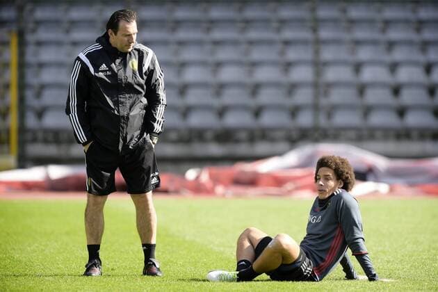 Wilmots Marc head coach of Belgian Team talking to Witsel Axel midfielder of Belgium FOOTBALL : Belgique - Entrainement et conference de presse - Bruxelles - 27 03 2016 Photonews Panoramic 