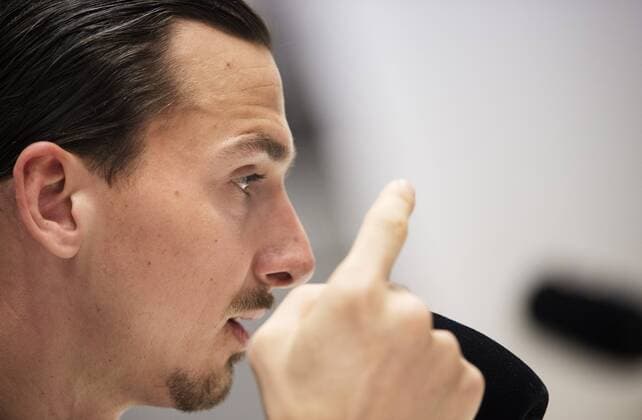 Fußball, Zlatan Ibrahimovic - PK Nationalteam Schweden 160327 Zlatan Ibrahimovic under en presskonferens efter Sveriges fotbollslandslags träning den 27 mars 2016 i Stockholm.  Copyright: JOELxMARKLUND BB160327JM041