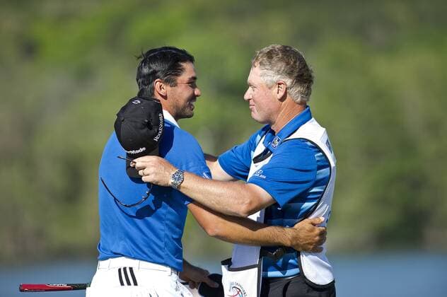 March 27, 2016: Jason Day and his Caddy celebrate the finals match win at the World Golf Championships-Dell Match Play Round at the Austin Country Club. Austin, Texas. PGA Golf Herren 2016: World Golf Championships MAR 27 - ZUMAc04_