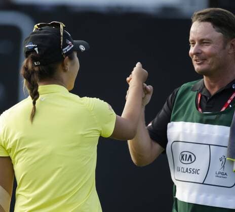 March 27, 2016: Lydia Ko celebrates her victory with her caddie during the final round of the Kia Classic at Aviara Golf Club in Carlsbad, California. Lydia Ko wins by 19 under for the tournament. LPGA Golf Damen 2016: Kia Classic MAR 27 - ZUMAc04_
