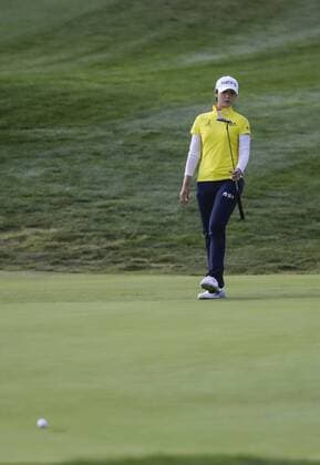March 27, 2016: Sung Hyun Park reacts to just missing her putt on the 16th hole during the final round of the Kia Classic at Aviara Golf Club in Carlsbad, California. Lydia Ko wins by 19 under for the tournament. LPGA Golf Damen 2016: Kia Classic MAR 27 - ZUMAc04_
