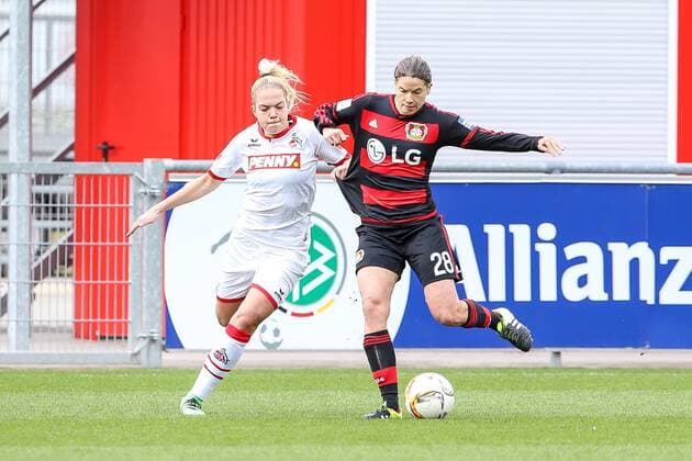 Leverkusen vl. Nina Ehegoetz (Koeln, 9), Annike Krahn (Leverkusen, 28) , Bayer 04 Leverkusen - 1. FC Koeln, Fussball, Damen, Frauen, Allianz Frauen-Bundesliga, Spieltag 17, 27.03.2016 Copyright: Horn Eibner-Pressefoto EP_BHN