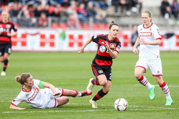 Leverkusen vl. Lena Schrum (Koeln, 4), Francesca Weber (Leverkusen, 21) , Bayer 04 Leverkusen - 1. FC Koeln, Fussball, Damen, Frauen, Allianz Frauen-Bundesliga, Spieltag 17, 27.03.2016 Copyright: Horn Eibner-Pressefoto EP_BHN