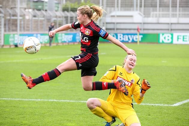 Leverkusen vl. Sandra Maria Jessen (Leverkusen, 27), Lena Nuding (Torwart, Torhueter, Torhueterin, Keeper, Koeln, 1) , Bayer 04 Leverkusen - 1. FC Koeln, Fussball, Damen, Frauen, Allianz Frauen-Bundesliga, Spieltag 17, 27.03.2016 Copyright: Horn Eibner-Pressefoto EP_BHN
