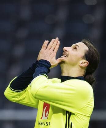 Bilder des Tages - SPORT 160328 Zlatan Ibrahimovic reagerar under Sveriges fotbollslandslags träning den 28 mars 2016 i Stockholm.  Copyright: JOELxMARKLUND BB160328JM036